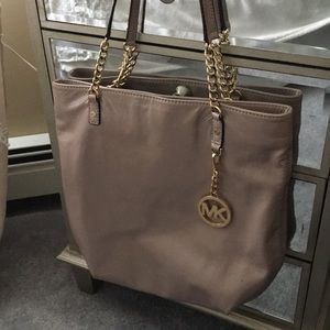 Michael Kors nude tote with gold chain